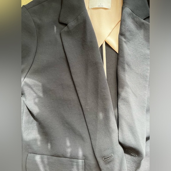 Oversized lightweight Wilfred (Aritzia) black blazer - Picture 4 of 14